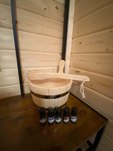 Aufgusseimer im Saunahaus